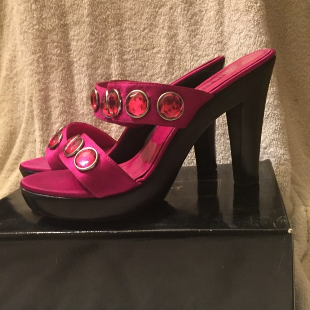 Colin Stuart pink backless heels